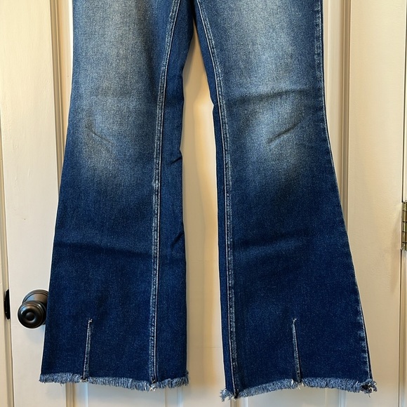 Edison Mid Rise Button Fly Flare Medium Blue Wash - Size 11 / 29 - Picture 5 of 10